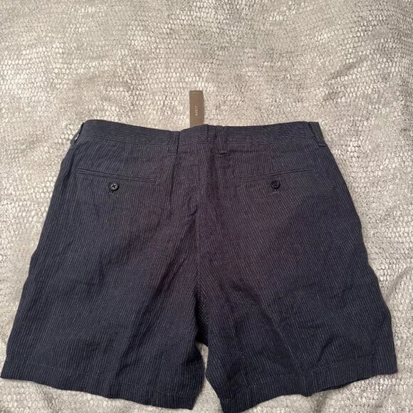J. Crew 7" linen short Navy Grey Fine Stripe Size 33" Inseam 7"  NWT - Picture 2 of 6